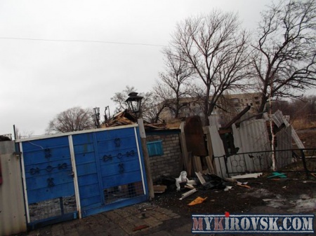Попадания снарядов поселок Донецкий183