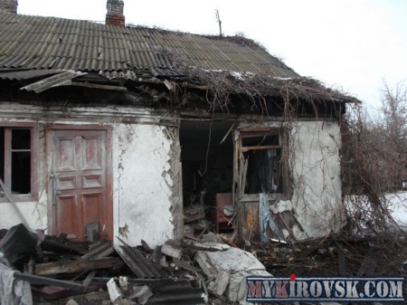 Попадания снарядов поселок Донецкий187