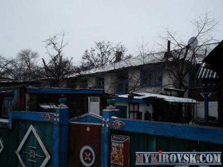 Попадания снарядов поселок Донецкий216