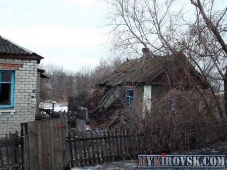 Попадания снарядов поселок Донецкий198