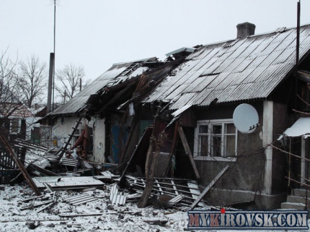 Попадания снарядов поселок Донецкий212