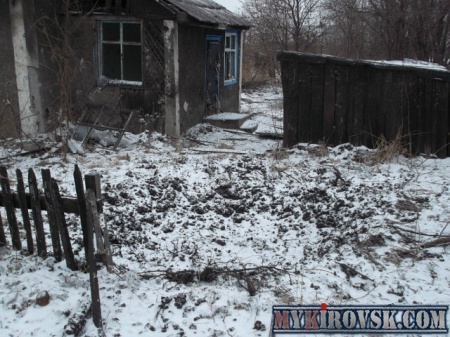 Попадания снарядов поселок Донецкий213
