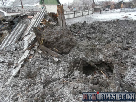 Попадания снарядов поселок Донецкий200