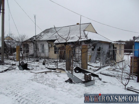 Попадания снарядов поселок Донецкий214